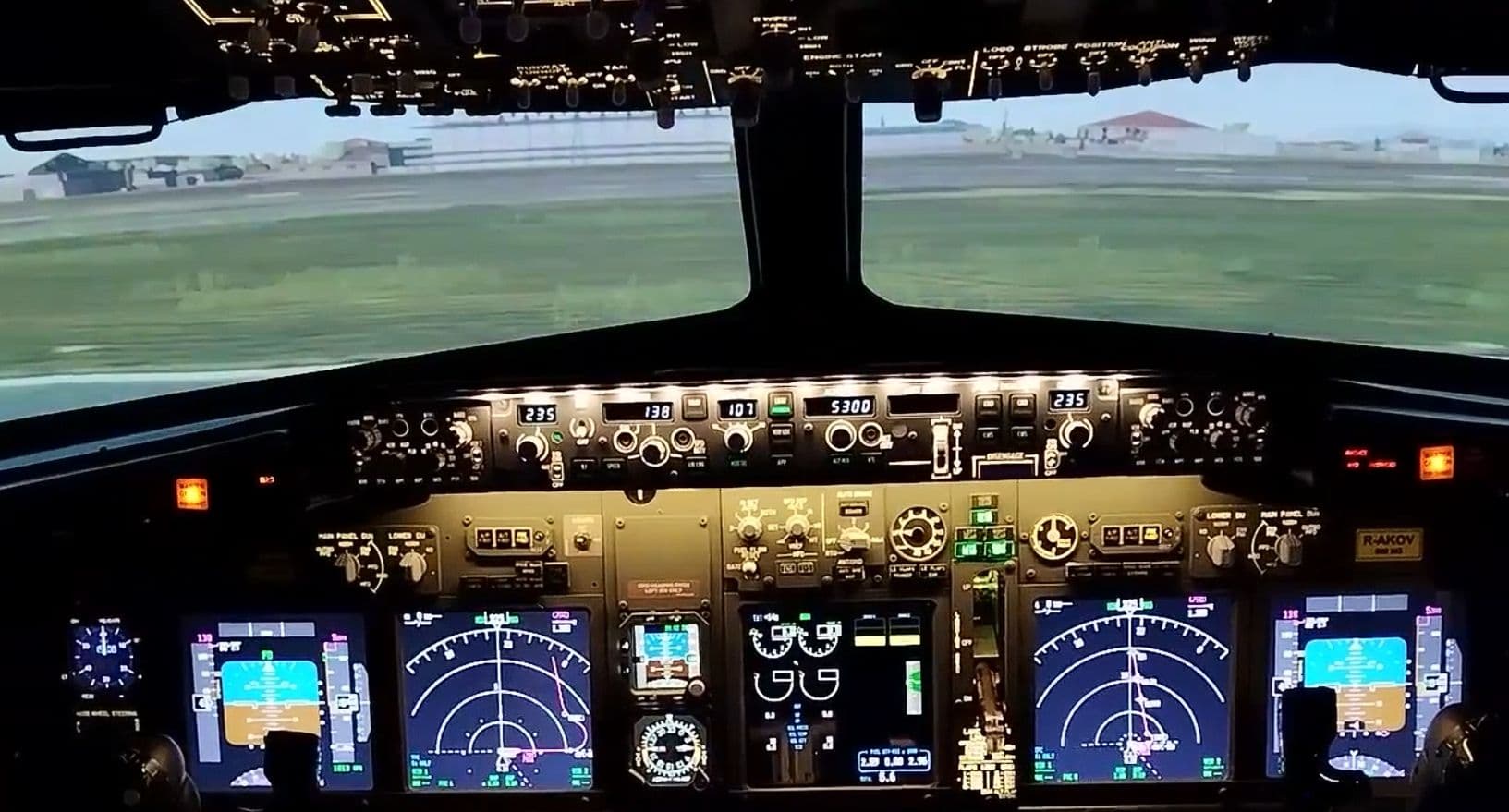 cockpit-simulatore-di-volo-boeing-737